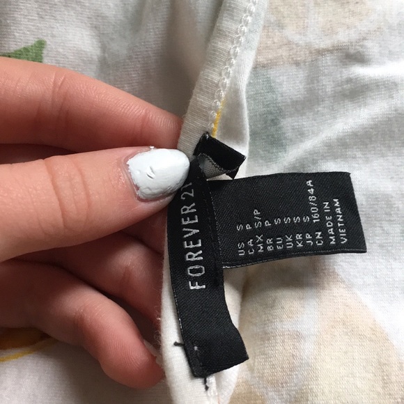 I’m selling a forever 21 lemon top - Picture 2 of 5